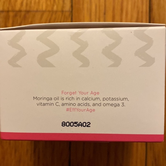 Perfectly Posh~DEFIANT~ Gimme a Boost~ Face Moisturizer~Normal/Combo skin NIB - Picture 4 of 7